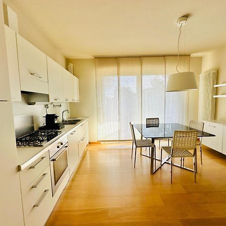Home Sweet Home Ντεζεντσάνο ντελ Γκάρντα Εξωτερικό φωτογραφία