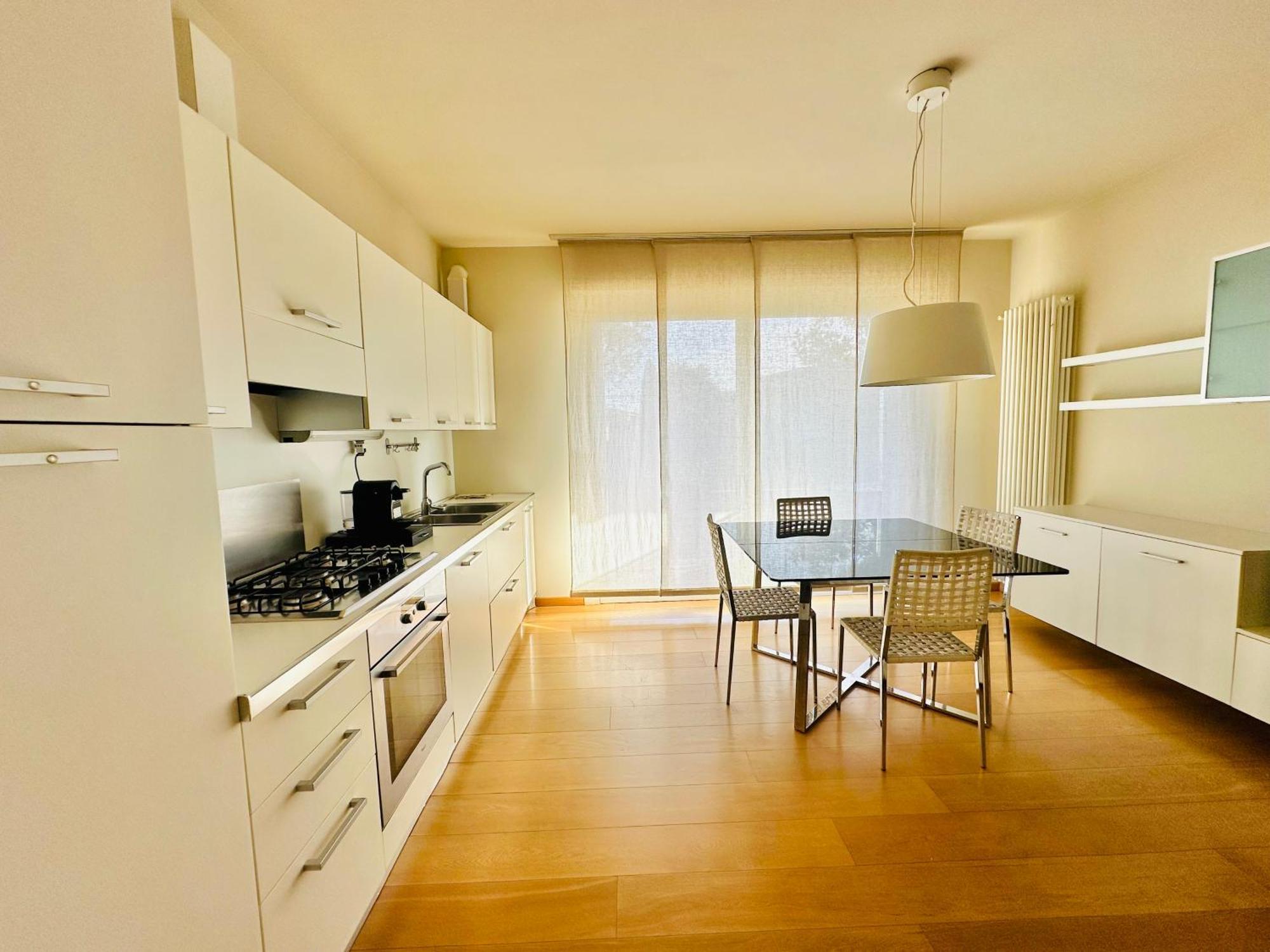 Home Sweet Home Ντεζεντσάνο ντελ Γκάρντα Εξωτερικό φωτογραφία